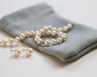 Pearl and diamond bracelet