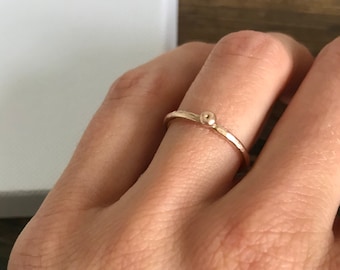 Anillo de pepitas de oro rosa, anillo de apilamiento de oro rosa minimalista, banda fina de oro rosa macizo, anillo apilador de oro rosa, anillo delgado de oro rosa, reciclado