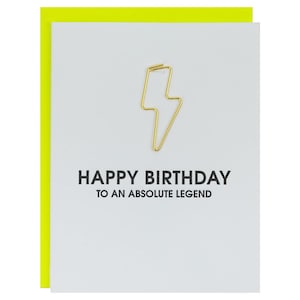 Joyeux anniversaire à une légende absolue - Carte typographique d'anniversaire avec trombone