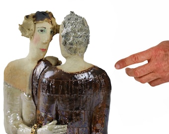 A double portrait and its fascinating case history  -I'm always here -sculpture from the "Parallel World" collection Cela37