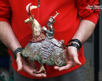 Tradycyjny koń z Krakowa - RZEŹBA CERAMICZNA KONIA - z kolekcji &quot;Świat równoległy&quot;