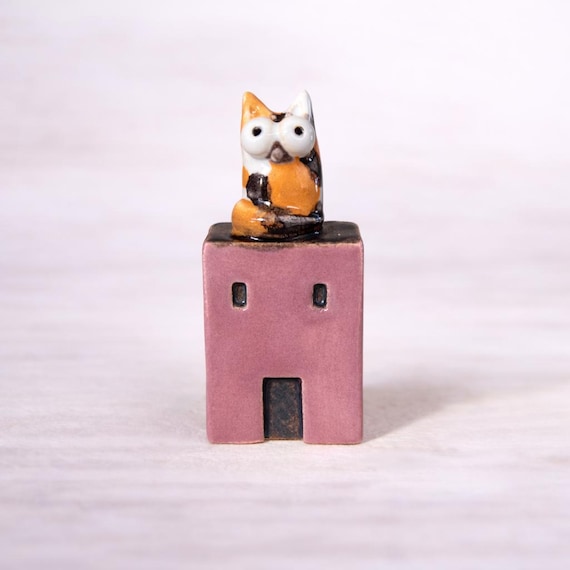 Ceramic Cat Miniatures on Stylized Houses - Craft Set, Creative Home Decor