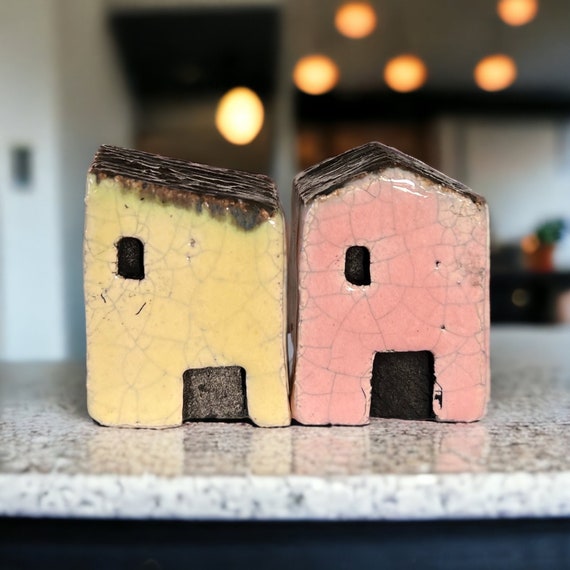 Set of 2 mini ceramic houses in different colors customizable. Ceramic home garden windowsill ornament decoration. Small houses