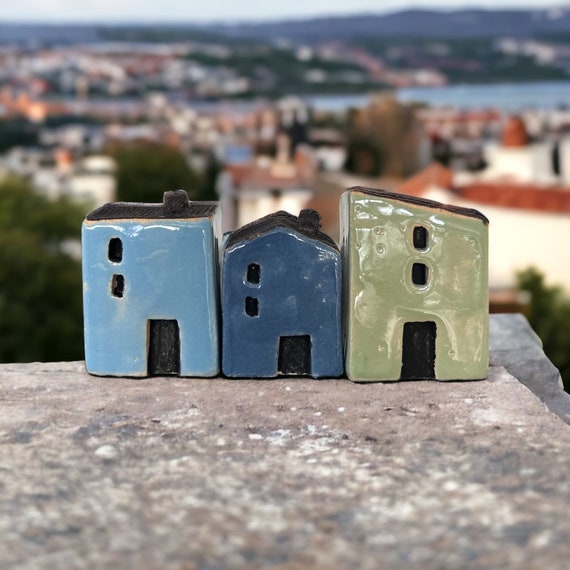 Set of 3 ceramic village houses/ceramic village houses/garden decoration/house windowsill ornament/unique piece house