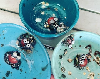 Raku ceramic bowl with crabs