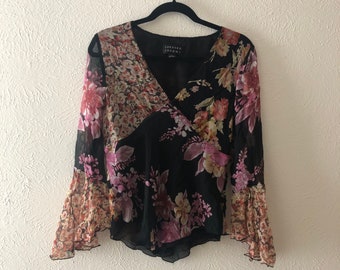 iconic early 2000s long sleeve flowy floral top size medium