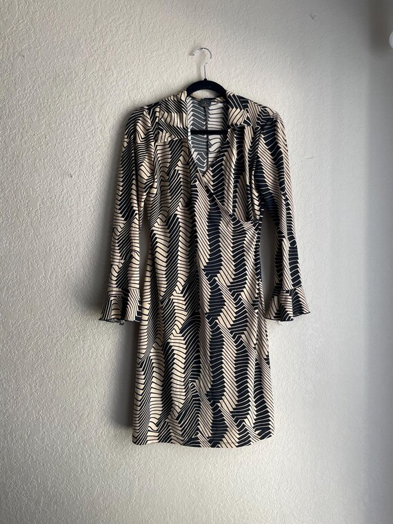 Vintage 2000’s geometric pattern collared wrap dr… - image 1
