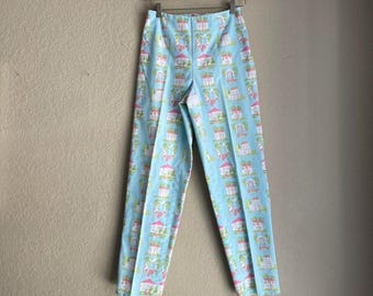 Vintage 2000’s light blue high waist stretchy capri pedal pushers with house and palm tree pattern size 4