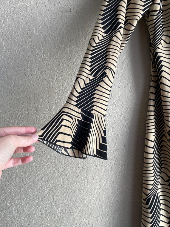 Vintage 2000’s geometric pattern collared wrap dr… - image 7