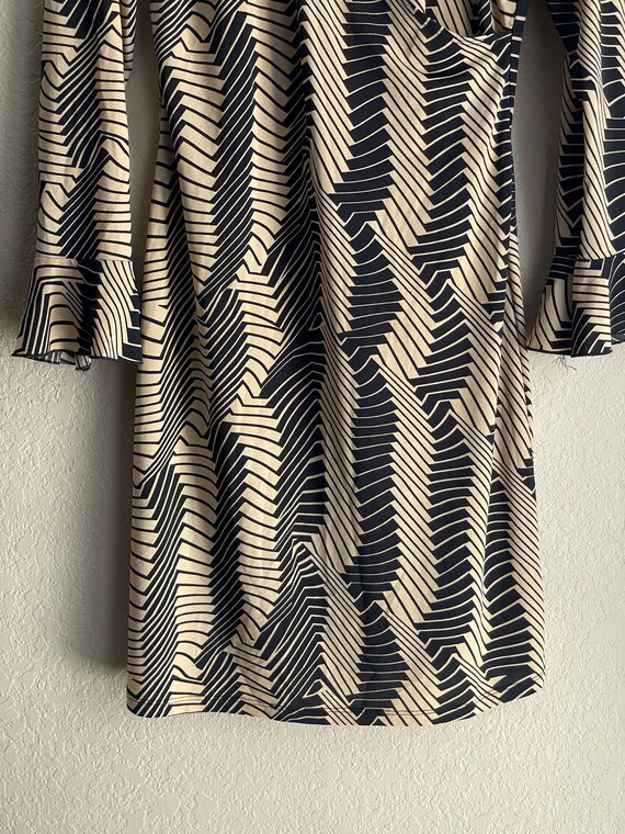 Vintage 2000’s geometric pattern collared wrap dr… - image 3