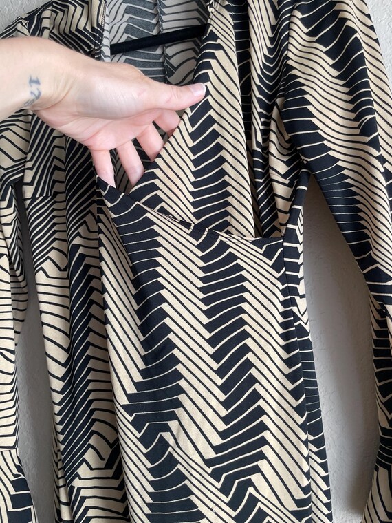 Vintage 2000’s geometric pattern collared wrap dr… - image 4