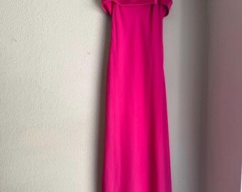 Vintage 1990’s pink sleeveless floor length gown by niki livas size 4