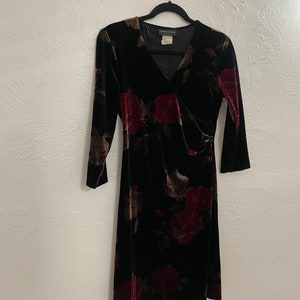 Vintage 1990’s black velvet muted floral 3/4 sleeve dress