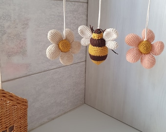 Gym toys set - 2 flower & bee, rattles Play Gym,baby shower, Play Gym, crochet toy,nursery decor, crib toy, baby gym toys, knitted flowers