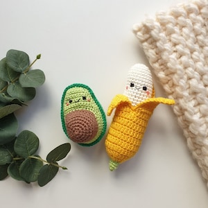 Baby Shower Gift set 2pcs, avocado, banana, baby rattle,crochet fruit toy,crochet vegetables, baby gift, Crochet Play Food, knitted food