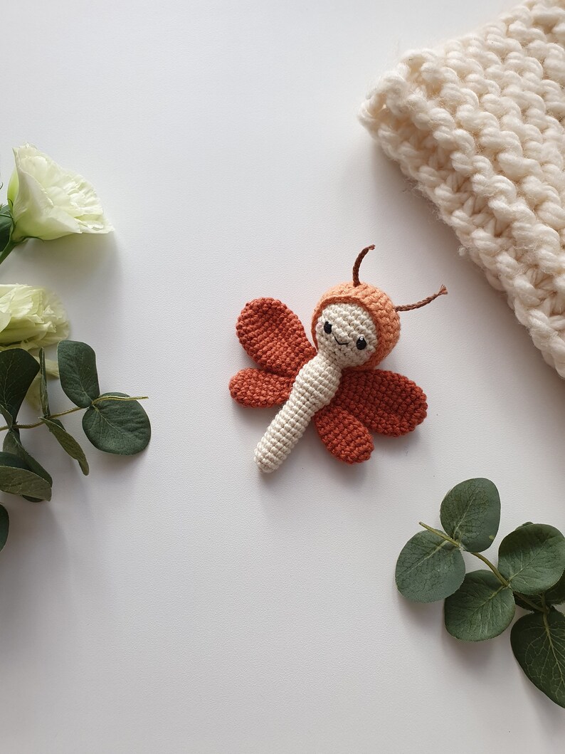 Crochet dragonfly, rattles baby,dragonfly rattle, crochet toy,nursery decor, crib toy, dragonfly toy, sunflower toy, stuffed toy image 3