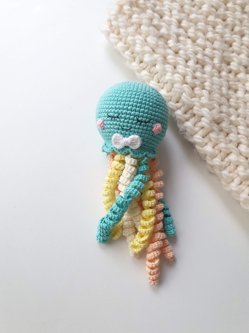 Crochet octopus rattle girl, octopus toys, crochet rattles, crochet toy, Baby rattle, Baby gift toys,octopus toy, tether toy, gift for baby zdjęcie 7