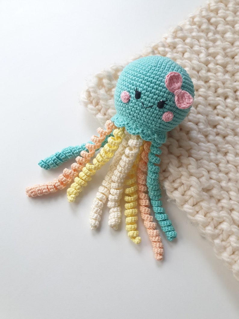 Crochet octopus rattle girl, octopus toys, crochet rattles, crochet toy, Baby rattle, Baby gift toys,octopus toy, tether toy, gift for baby zdjęcie 2