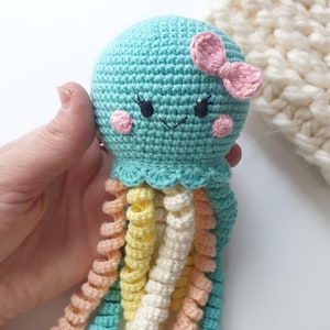 Crochet octopus rattle girl, octopus toys, crochet rattles, crochet toy, Baby rattle, Baby gift toys,octopus toy, tether toy, gift for baby zdjęcie 5