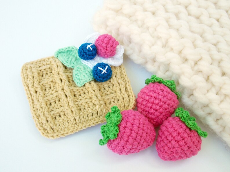 Set Viennese waffle kawaii ,blueberries 3 pc baby shower gift ,crochet dessert ,girl gift, pretend play,toy food, baby play food, baby to image 5