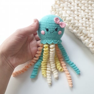 Crochet octopus rattle girl, octopus toys, crochet rattles, crochet toy, Baby rattle, Baby gift toys,octopus toy, tether toy, gift for baby zdjęcie 1