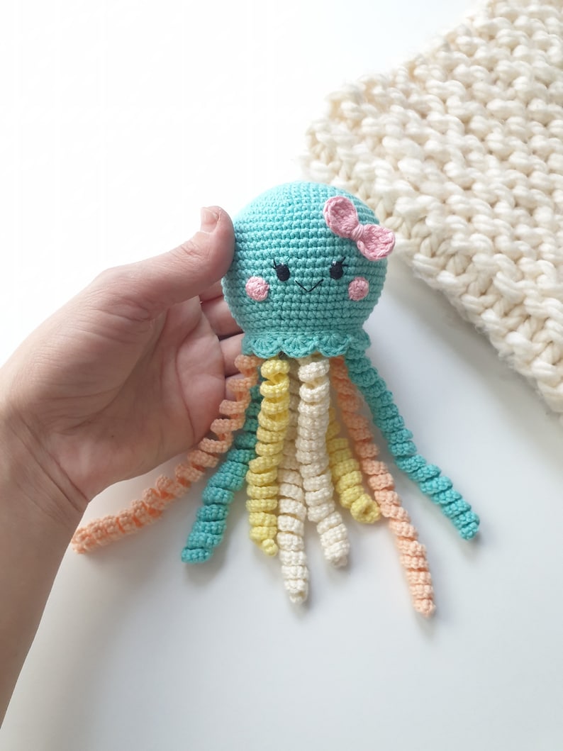 Crochet octopus rattle girl, octopus toys, crochet rattles, crochet toy, Baby rattle, Baby gift toys,octopus toy, tether toy, gift for baby zdjęcie 1