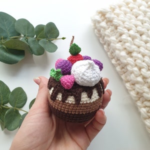 Crochet cake - 1pcs, crochet  Toy, Play Food, nursery decor, Kids Toys,Toy Cupcake,Baby shower gift, sweet food,  pretend play,  food toys