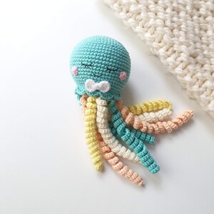 Crochet octopus rattle girl, octopus toys, crochet rattles, crochet toy, Baby rattle, Baby gift toys,octopus toy, tether toy, gift for baby zdjęcie 8