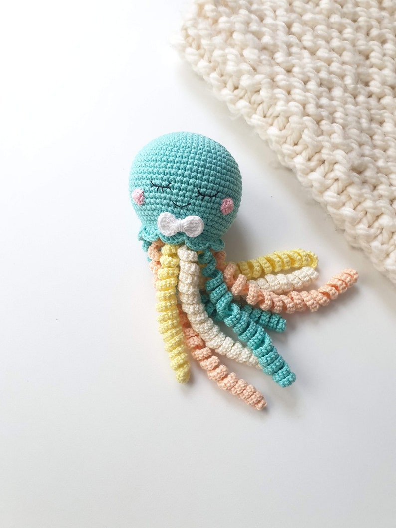 Crochet octopus rattle girl, octopus toys, crochet rattles, crochet toy, Baby rattle, Baby gift toys,octopus toy, tether toy, gift for baby zdjęcie 8