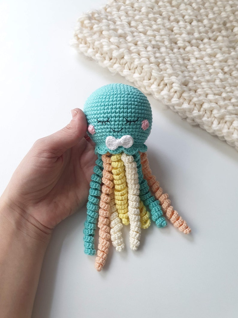 Crochet octopus rattle girl, octopus toys, crochet rattles, crochet toy, Baby rattle, Baby gift toys,octopus toy, tether toy, gift for baby zdjęcie 9