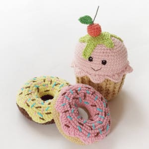 Crochet Cupcake rattle, donut yellow nursery decor,baby shower gift ,Play Food,Teething Toy,crochet dessert, Birthday gift ,knitted food image 2