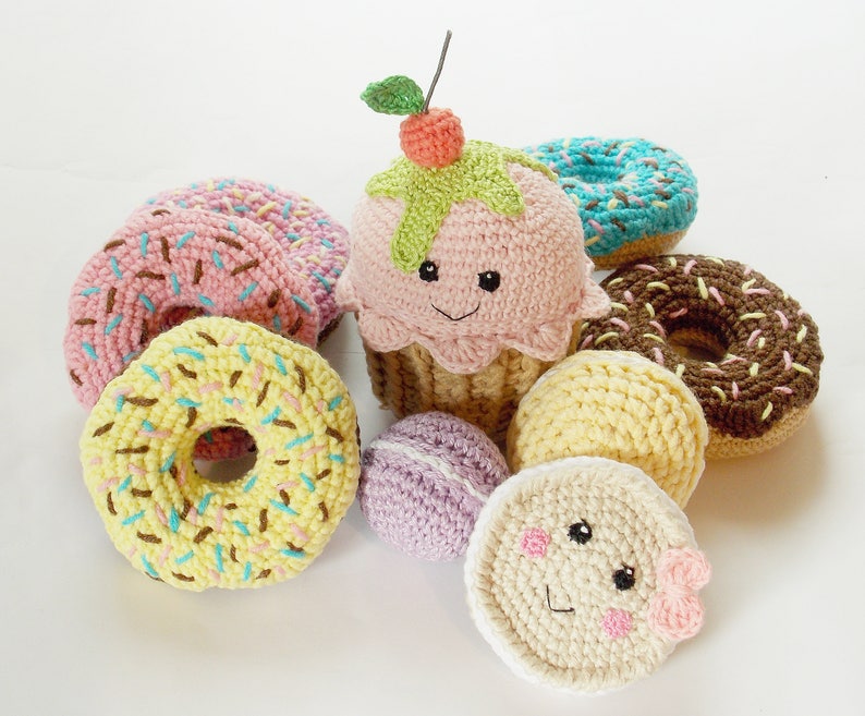 Crochet Cupcake rattle, donut yellow nursery decor,baby shower gift ,Play Food,Teething Toy,crochet dessert, Birthday gift ,knitted food image 4