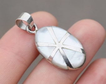 Sterling Silver Oval Mother of Pearl Inlay Pendant, Shell Oval, Mother of Pearl Pendant, Mother of Pearl Jewelry, Shell Inlay Pendant