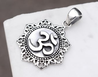 Sterling Silver Om Disk Pendant, Ohm Pendant, Yoga Pendant, Spiritual Jewelry, Yoga Gifts, Yoga Jewelry, Om Charm, Yogi Gift