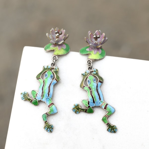 Sterling Silver Enamel Frog and Lilypad Dangle Earrings, Frog Earrings, Sterling Enamel Jewelry, Sterling Frog Jewelry, Lilypad Earrings