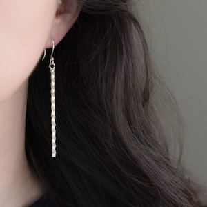 Sterling Silver Modern Twisted Bar Dangle Oorbellen, Minimalistische Sterling Oorbellen, Modernistische Silver Drop Oorbellen, Sterling Drop Oorbellen
