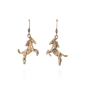 Messing paard Dangle Oorbellen, paard sieraden, oorbellen, gouden paard Dangle Oorbellen, westerse sieraden, paard vormige oorbellen, Cowgirl oorbellen