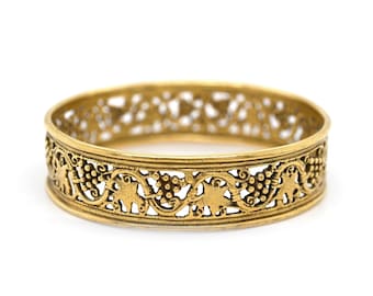MMA Messing Wijnrank Armband, Sieraden van het Museum voor Moderne Kunst, Vintage Opengewerkte Goudkleurige Armband met Druivenbladmotief