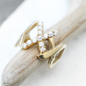 14k Yellow Gold Modernist Criss Cross Ring, 14k CZ X Ring, 14k Gold X Ring, Criss Cross Gold CZ Ring, Trendy 14k Gold Ring, Trendy Gold Ring