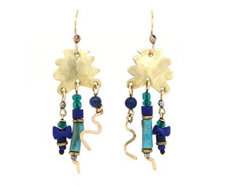 Handgemaakte messing oorbellen met edelstenen, gesigneerd AH, turkoois en lapis lazuli, boho, zuidwestelijke, modernistische statement sieraden, cadeau