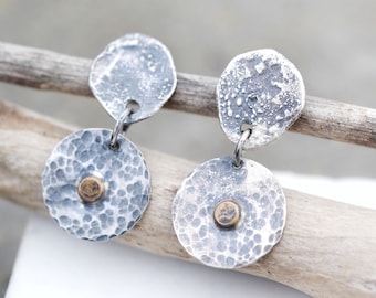 Örhängen i sterlingsilver med kopparskiva och pärlor, örhängen i blandad metall, örhängen i silver och koppar, örhängen i kopparskiva, kopparsmycken