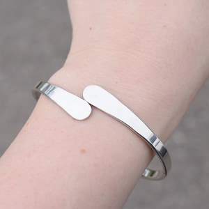 Sterling Silver Modernist Bypass Bangle Bracelet, Sterling Bangle Signed SCHROTH, Sterling Designer Bracelet, Modern Sterling Bracelet