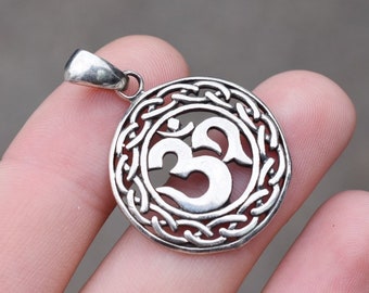 Sterling Silver Om Disk Pendant, Ohm Pendant, Yoga Pendant, Spiritual Jewelry, Yoga Gifts, Yoga Jewelry, Om Charm, Yogi Gift