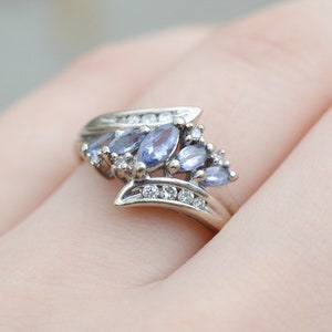 10k White Gold Tanzanite and Diamond Ring, Tanzanite Jewelry, 10k Tanzanite Ring, White Gold Diamond Ring, Modern 14k Tanzanite Ring