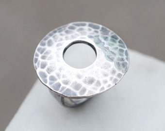 Sterling Silver Modern Hammered Disk Ring, Sterling Silver Circle Ring, Handmade Sterling Ring, Hammered Statement Ring, Modern Band