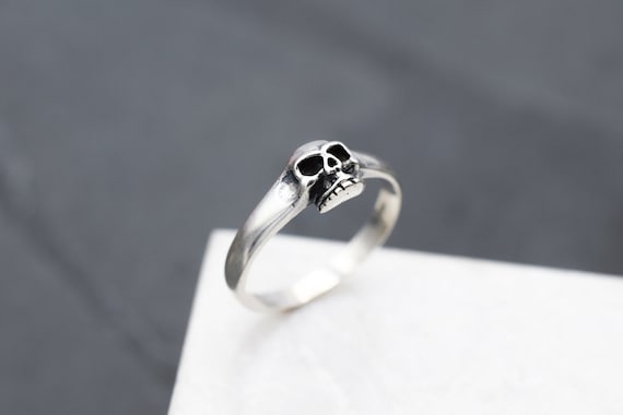 Sterling Silver Simple Skull Band Ring, Sterling … - image 1