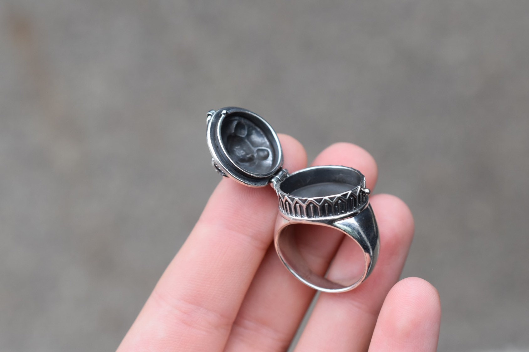 BOLD Sterling Silver Lion Head Poison Ring, Sterling Lion Ring
