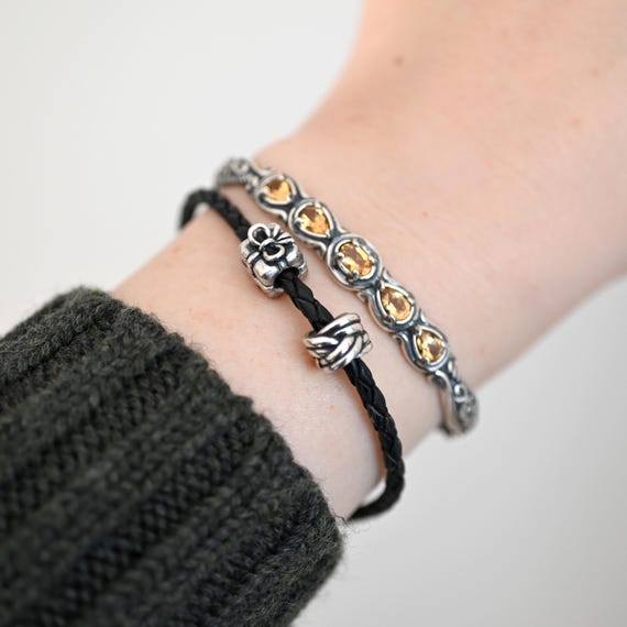 本物のスターリングシルバー PANDORA ブレスレット、チャーム 2 個付き