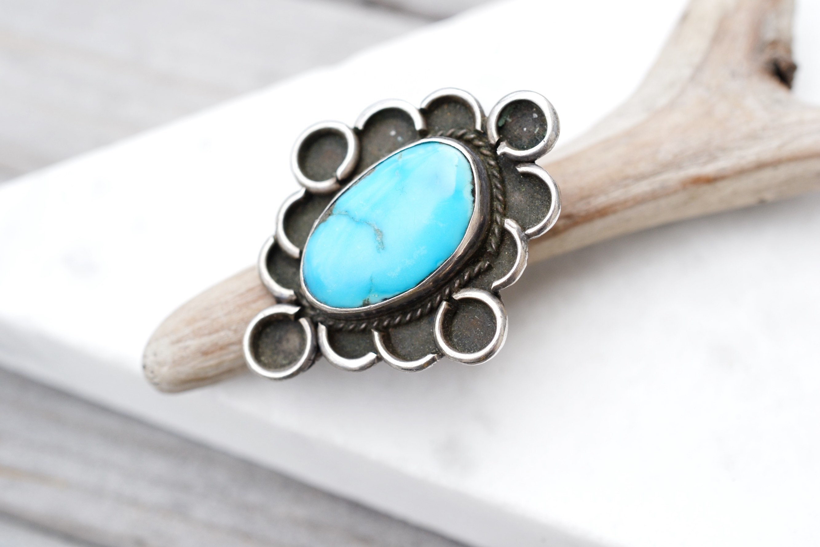 Vintage Native American Navajo Styled Sterling and Turquoise Ring 8-12 US Ring Size