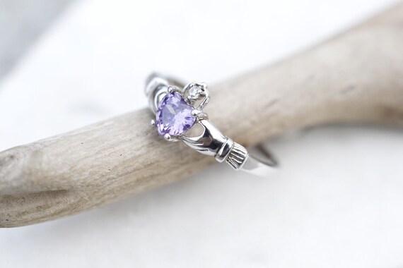 Anillo de claddagh púrpura de plata de ley, anillo Claddagh de